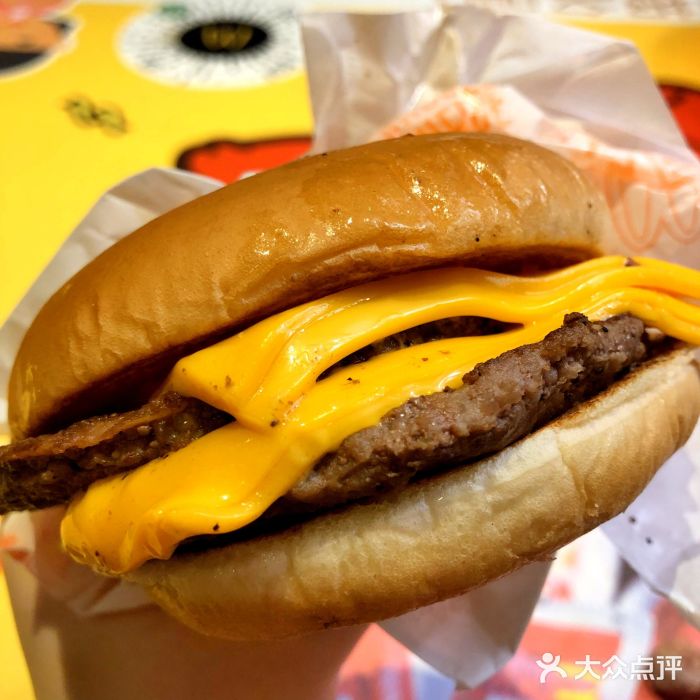 麦当劳(沙井京基百纳广场店)双层吉士汉堡图片