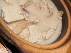 松茸火腿炖豆腐-一坐一忘云南菜(北京skp店)
