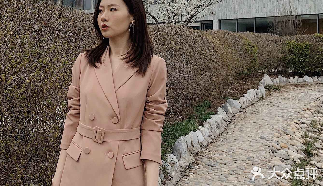 OOTD | 这个春天一定要拥有的烟雾粉西装