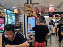 -麦当劳(轻轨曹杨路店)