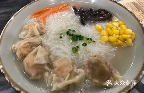Fresh Shrimp Wonton Fish Soup Rice Noodles