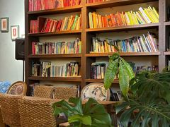 -房角石咖啡与书(吉大南校店)