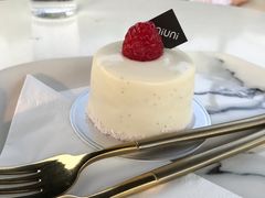 -UNI UNI(环亚凯瑟琳店)