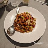 两人餐足够三个人吃。绿豆沙还做了不甜的，非常好