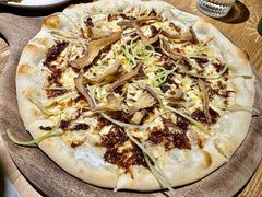 川味灯影牛肉丝披萨-闲·胡同 Barblu Hutong(雍和宫五道营店)