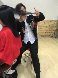 -镁连社·美联社