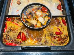 -老牌坊云南鱼豆花火锅(哈西万达店)