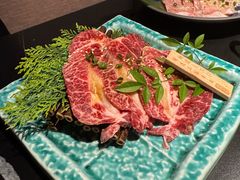 -山川小町·极番烧肉(新地假日广场店)