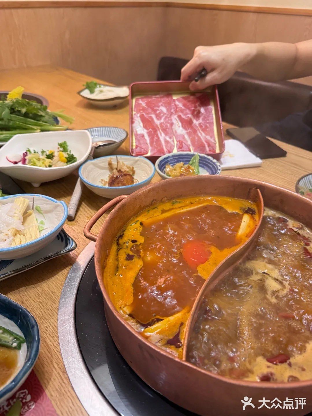 牛肉无限量来袭｜初秋驱寒涮到肚儿歪~
