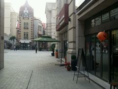 -鲁邦国际风情街(麦世达韩国精品百货店)