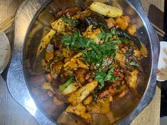 -愉肴麻辣香锅(中山路店)