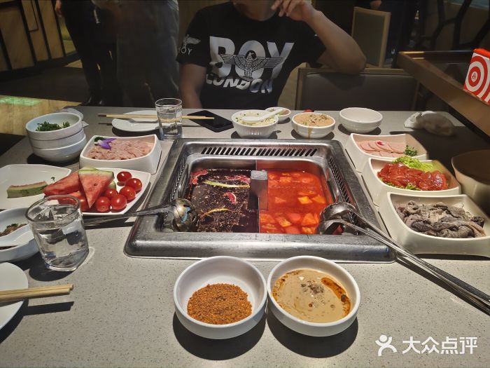 海底捞火锅(万象城店)番茄锅底图片