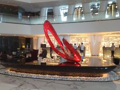 70层大堂雕塑-广州四季酒店