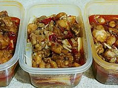 一份麻辣牛蛙三盒，份量十足-蛙宝厨