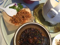 -阿瓦山寨·湘菜现炒·剁椒鱼头王(咸阳总店)