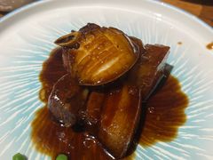 尊享鲍鱼红烧肉-金枝玉叶上海人家食府(三里河店)