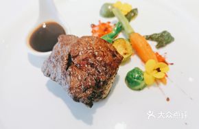 Angus Grain-Fed M3 Filet Mignon Steak