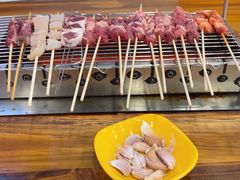 -哈尔滨小酒馆·鲜肉现穿自助烧烤(康新花园店)