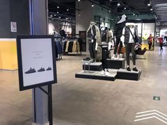 -adidas(滔搏朝阳大悦城店)