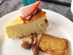 草莓巴斯克-前海华侨城JW万豪酒店·都会尚膳自助餐厅·牛排海鲜酒水畅飨