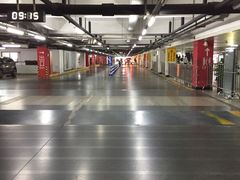 -虹桥火车站-停车场