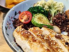 -POKEE VIA&Brunch·维娅(重庆来福士店)