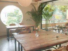 靠窗位-邊渡咖啡