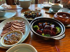 黑蒜普洱茶坛子肉-丽江金茂凯悦臻选酒店-滇香馆