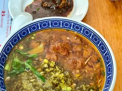 雪菜肉丝辣肉面-沪西老弄堂面馆(定西路店)