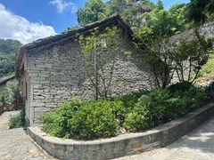 -高荡千年布依古寨旅游景区