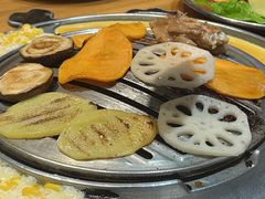 -青瓦炭韩潮烤肉(花园道店)