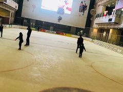 -冰纷万象滑冰场(二七万象城店)