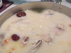 -洪氏嗨捞·广东猪肚鸡·椰子鸡火锅(西咸万象城店)