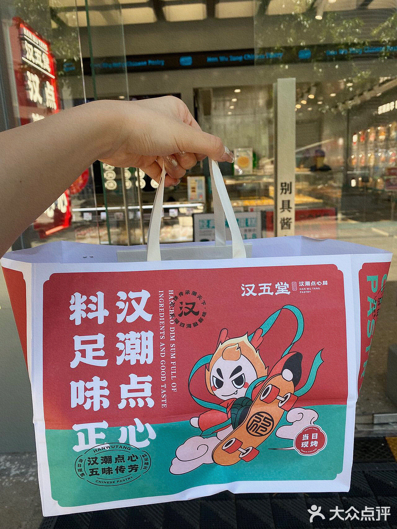 不得不说真的被这家点心局的蛋糕萌翻了❗️❗️❗️