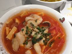 -渝是乎酸菜鱼·川渝小炒(新世界百货望京店)