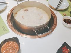 -洪氏嗨捞·猪肚鸡火锅(阳光天地店)
