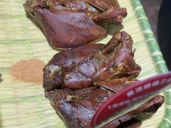 -东口码头·烧鸽子·鱼头泡饼·地方菜(金鹰悦城店)