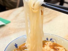 滑雞鮮蝦河粉-何九海南茶店(鬼仔巷店)