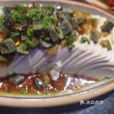 冰镇龙虾是一道令人难以忘怀的美食。首先,从口感上来说