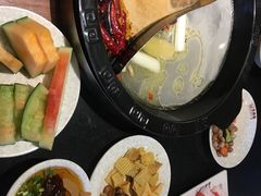 -周周有辣火锅馆(玖耀里店)