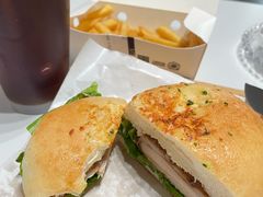 -必胜客(尹山湖歌林公园店)