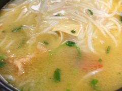 蒙自过桥米线-麦麦山云南菜(复地活力城店)