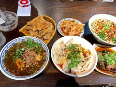 -爆炸头阿姨小四川正宗川味小吃(无任何分店)