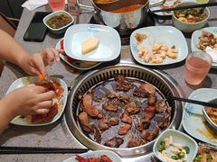 -金滏山烤肉·海鲜·火锅自助餐厅(襄阳万达店)