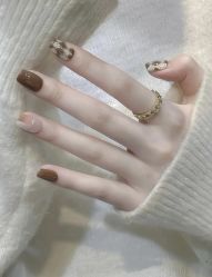 -猪猪女孩日式美睫美甲