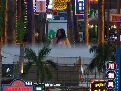 -三亚火车头万人海鲜广场