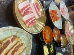 -臻牛烤肉