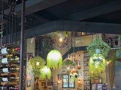-临界音乐酒馆·小龙虾·江湖菜(华熙LIVE·鱼洞店)