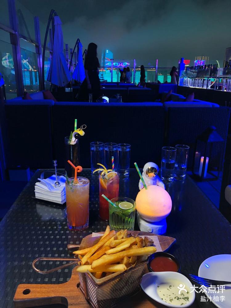 青岛这家酒吧绝了