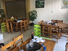 大堂-15年老字号鑫鑫猪肚鸡·椰子鸡海南火锅(兴隆华侨农场店)